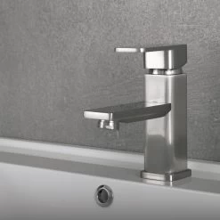 DAX Single Handle Bathroom Faucet, Brass Body, Brushed Finish, 5-15/16 X 6-1/8 Inches (DAX-8510-BN)