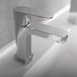 DAX Single Handle Bathroom Faucet, Brass Body, Chrome Finish, 3-15/16 X 5-13/16 Inches (DAX-9829)