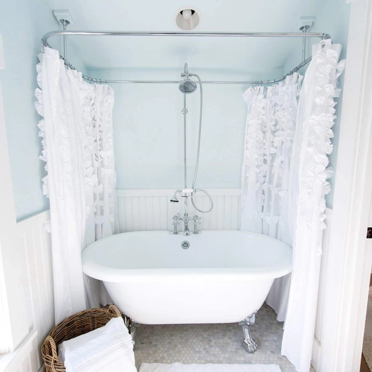 Juniper Acrylic Double Ended Clawfoot Tub - Rim Faucet Drillings - Lion Paw Feet 2 Juniper Acrylic Double Ended Clawfoot Tub - Rim Faucet Drillings - Lion Paw Feet - Image 2