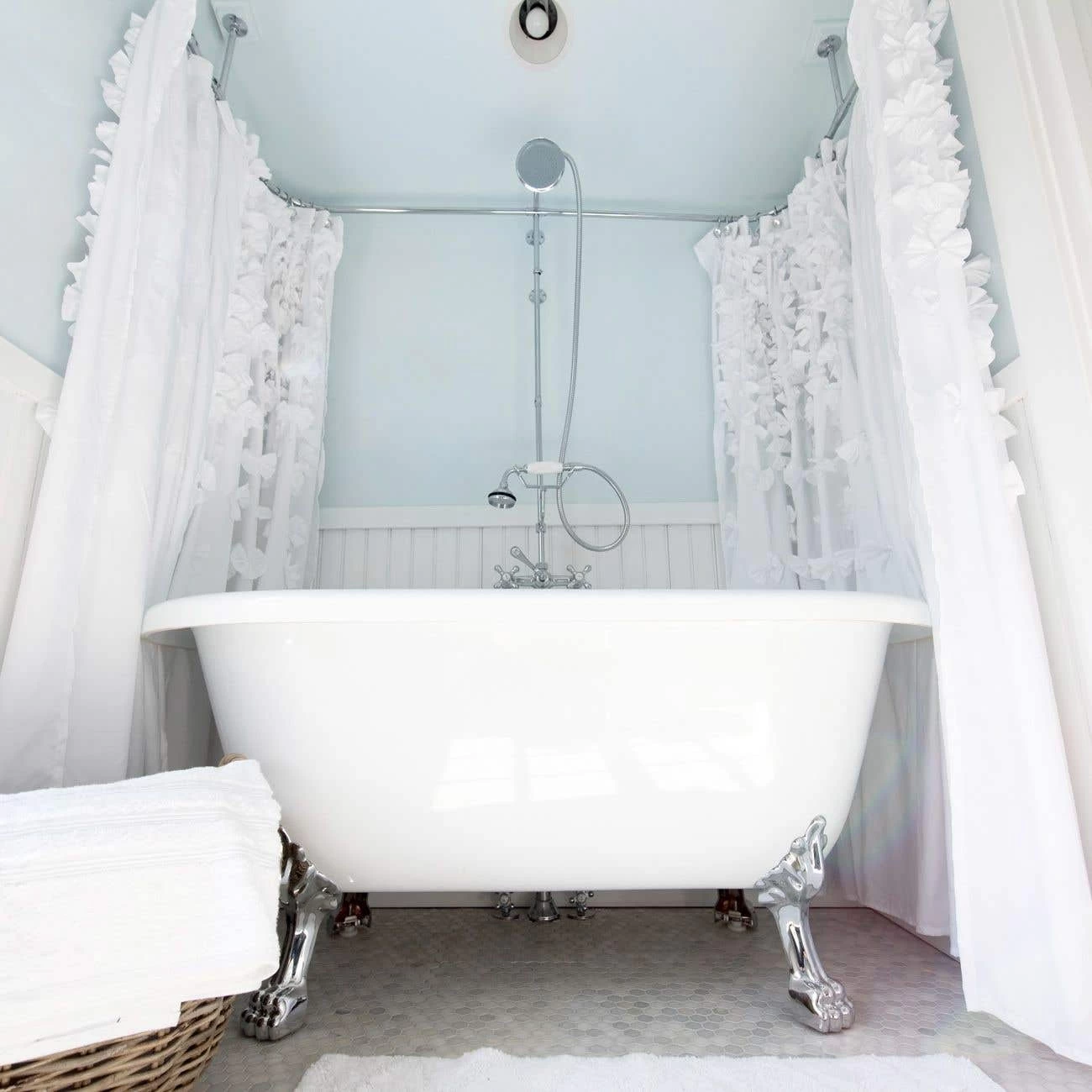 Juniper Acrylic Double Ended Clawfoot Tub - Rim Faucet Drillings - Lion Paw Feet 3 Juniper Acrylic Double Ended Clawfoot Tub - Rim Faucet Drillings - Lion Paw Feet - Image 3